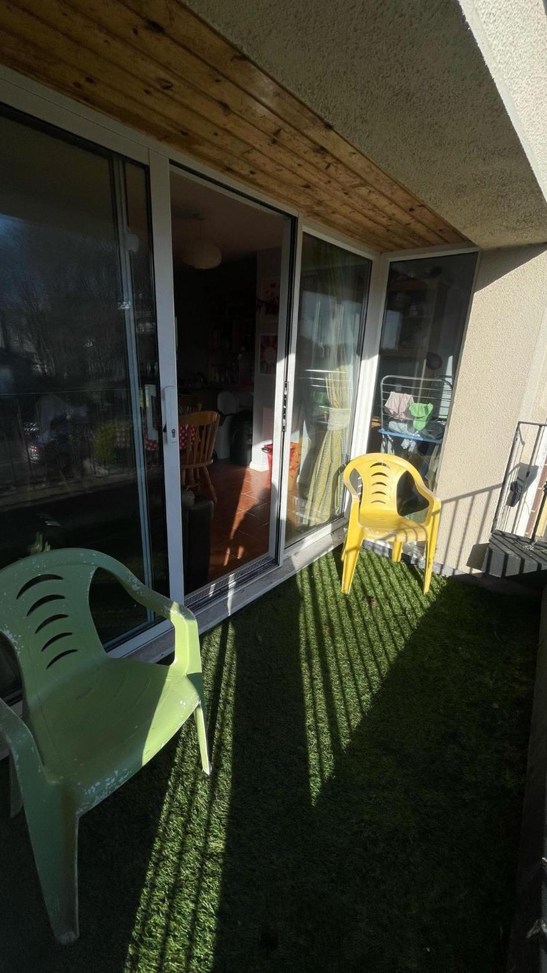 - 4 Bed & Free Parking